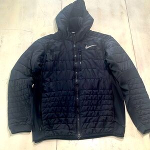 Nike men’s Medium pro training puffy jacket. Please read description.